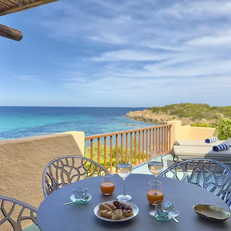 Lägenhet Luxury Seafront Apartment - Beach Access - Parking & Wifi - By Coral Property Porto Cervo