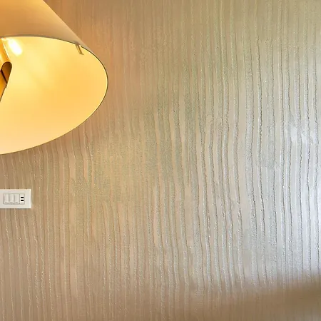 Luxury Seafront Apartment - Beach Access - Parking & Wifi - By Coral Property *