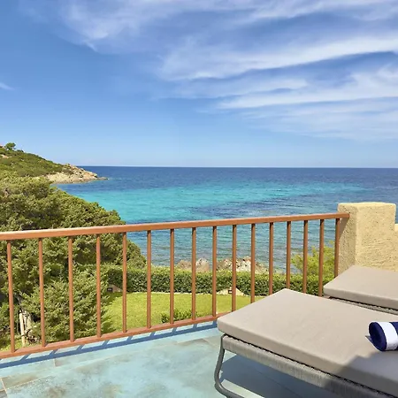 Luxury Seafront Apartment - Beach Access - Parking & Wifi - By Coral Property Porto Cervo