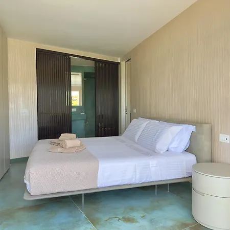 Lägenhet Luxury Seafront Apartment - Beach Access - Parking & Wifi - By Coral Property Porto Cervo