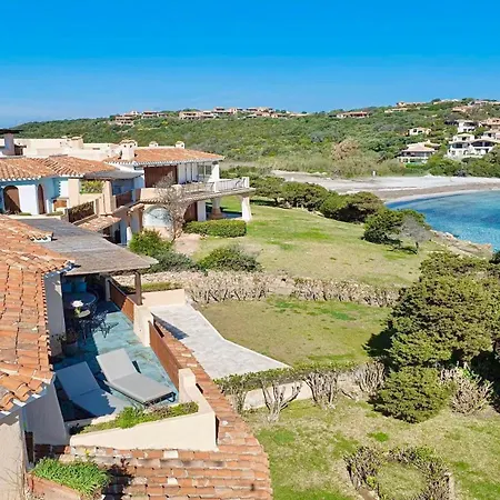 Luxury Seafront Apartment - Beach Access - Parking & Wifi - By Coral Property Porto Cervo
