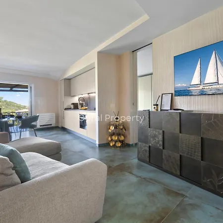公寓 Luxury Seafront - Access - Parking & Wifi - By Coral