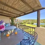 Apartament Luxury Seafront - Access - Parking & Wifi - By Coral Porto Cervo