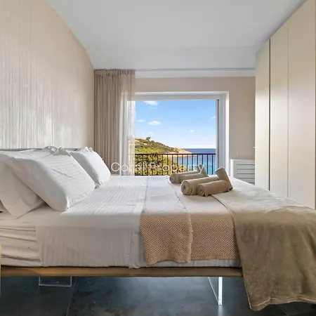 Apartament Luxury Seafront - Access - Parking & Wifi - By Coral Porto Cervo