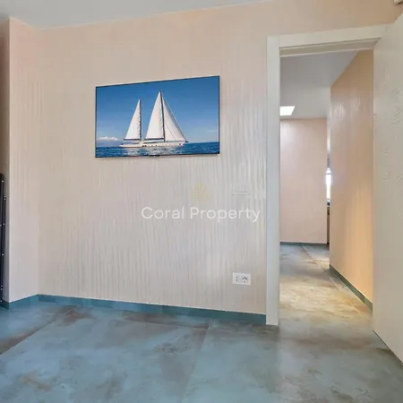 Luxury Seafront - Access - Parking & Wifi - By Coral شقة بورتو كيرفو